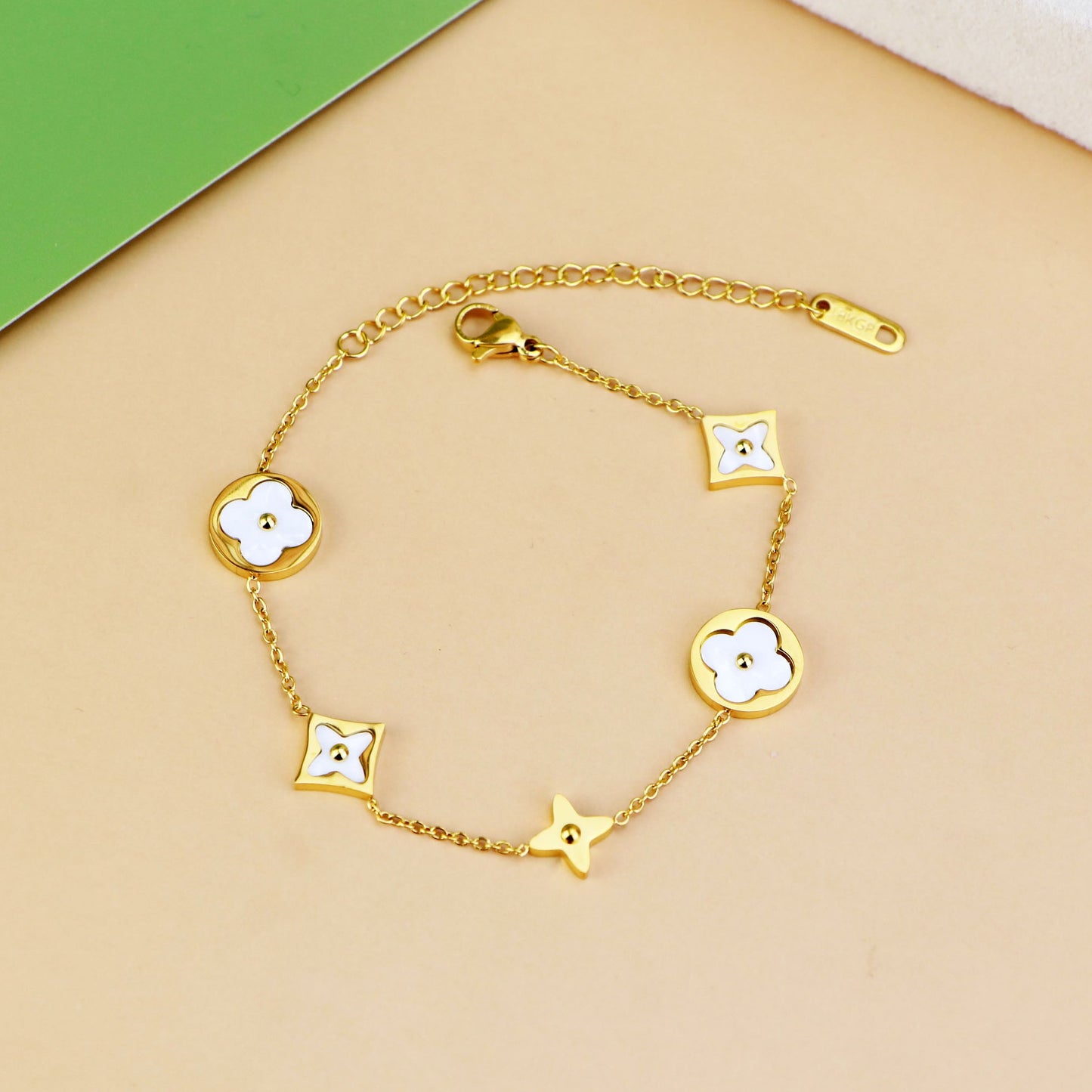 18K Gold Waterproof Mother of Pearl Clover Bracelet