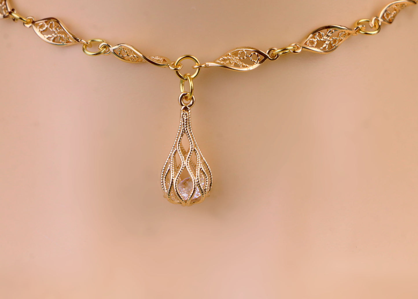 Gold DNA Twisted Choker Necklace with Diamond Lantern Pendant,Lantern Teardrop Necklace Earrings,Simple Formal Occasion Necklace,Regency fairycore princess Jewelry, bridal Necklace