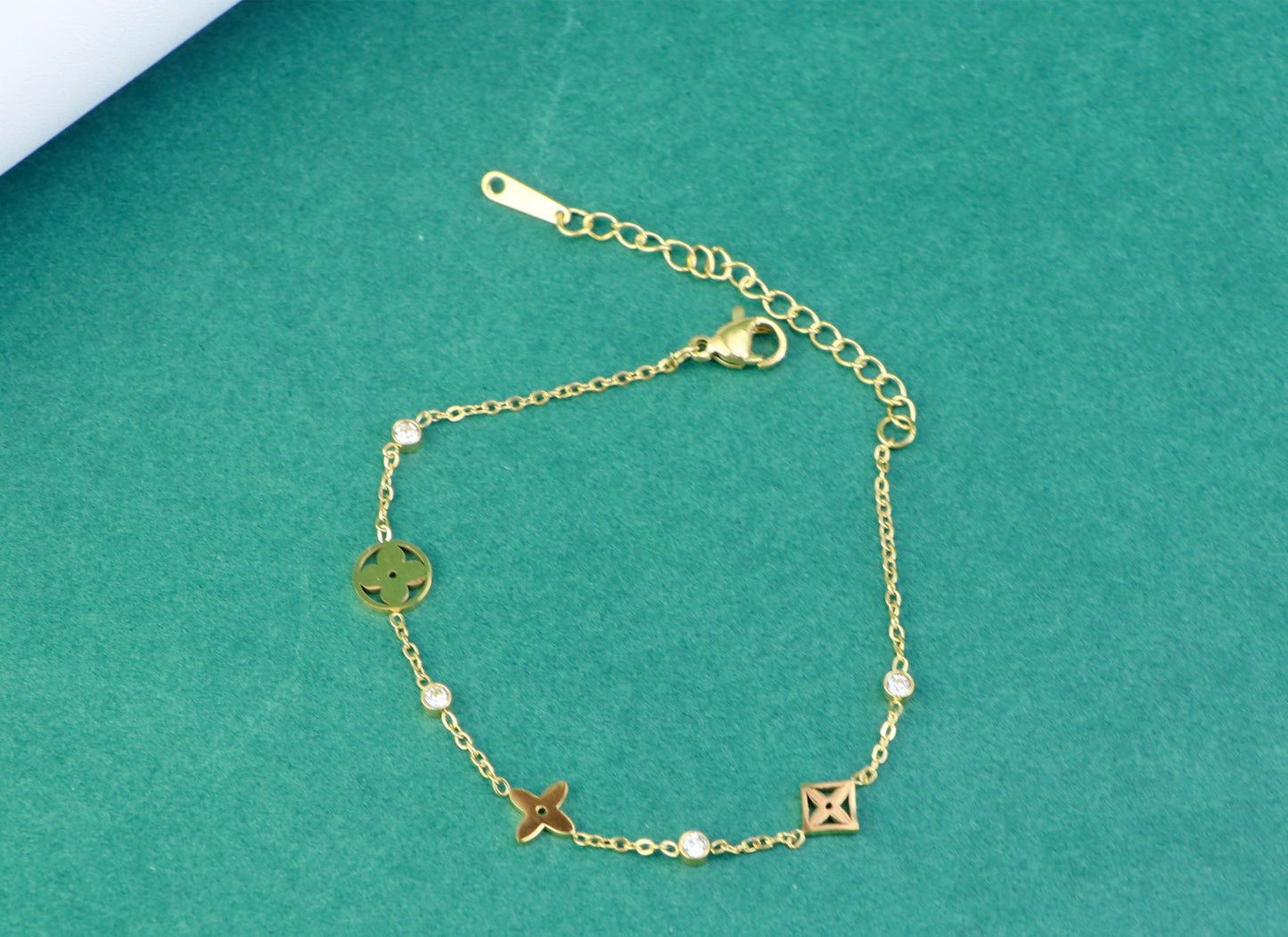 18k Gold Non Tarnish Gold Clover Flower Necklace With CZ Diamond,clover Flower Necklace and Bracelet Set