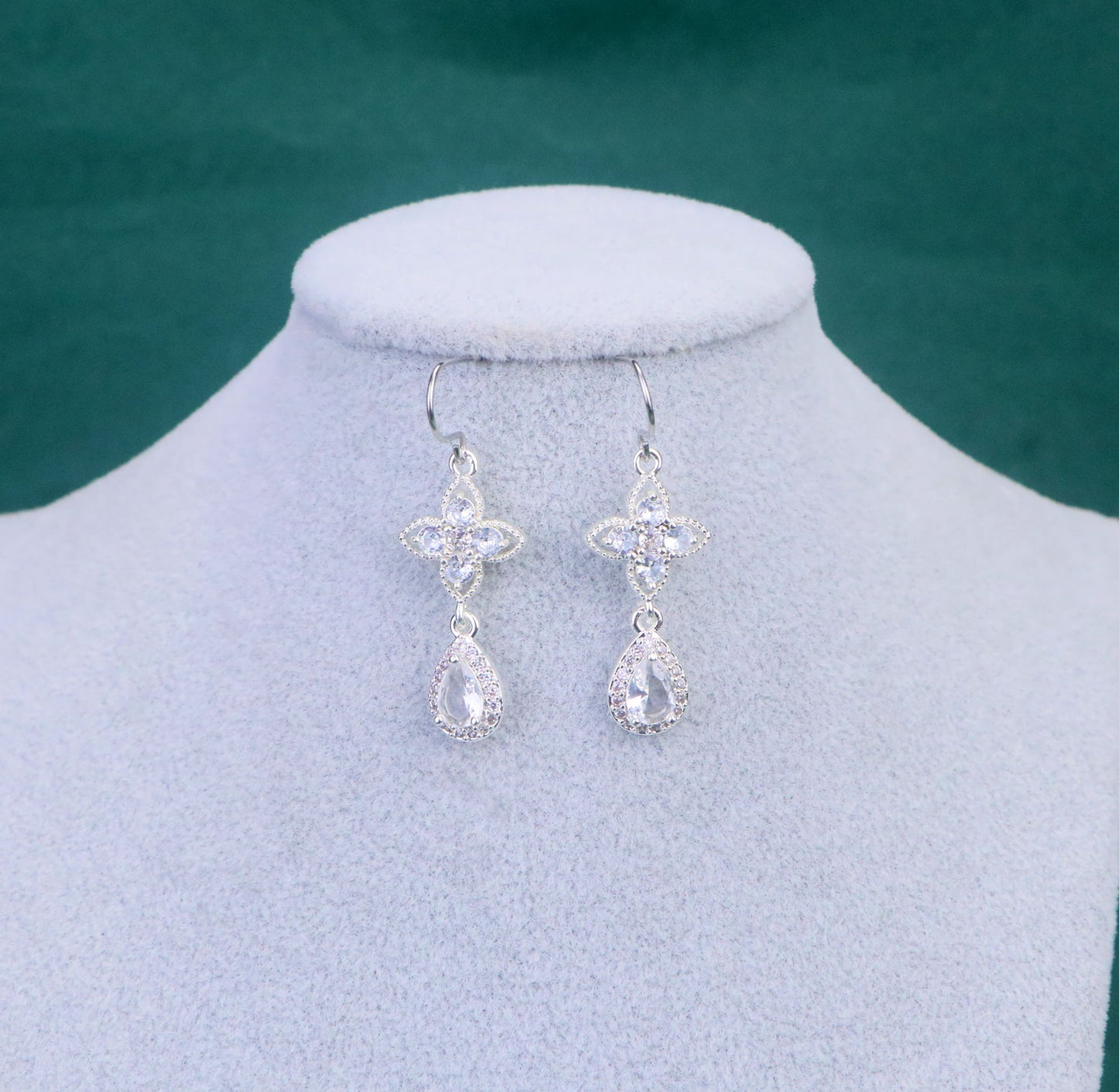 Regency Silver Diamond Choker Necklace,CZ Diamond Clover Teardrop Necklace Earrings,bridal wedding Necklace