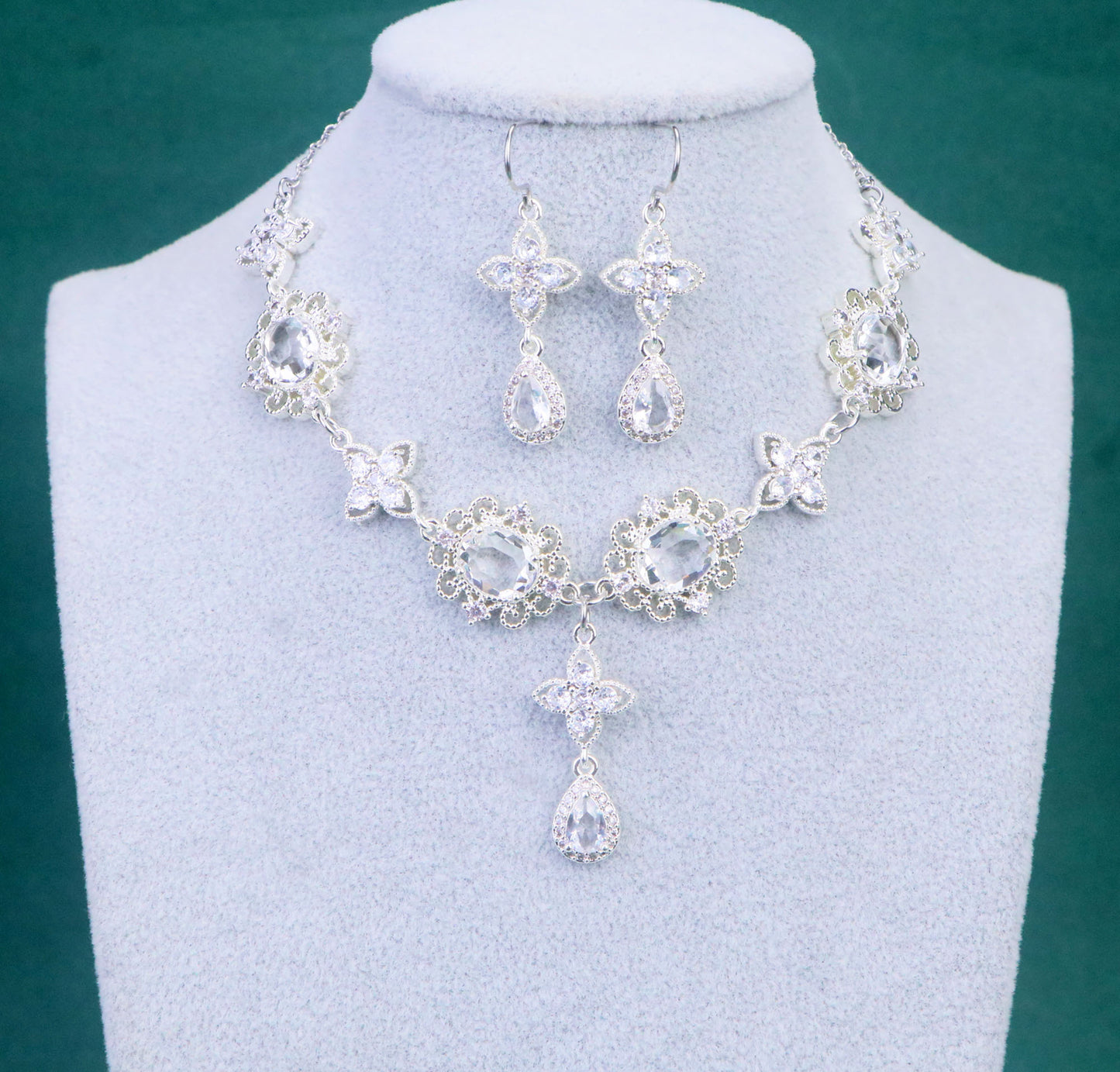 Regency Silver Diamond Choker Necklace,CZ Diamond Clover Teardrop Necklace Earrings,bridal wedding Necklace