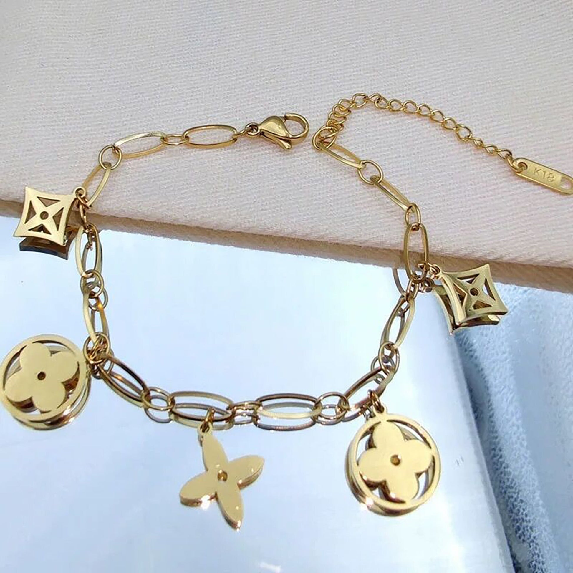 18k Yellow Gold Tarnish Free Clover Bracelets,Stainless Steel Lucky Four Leaf Clover Bracelet