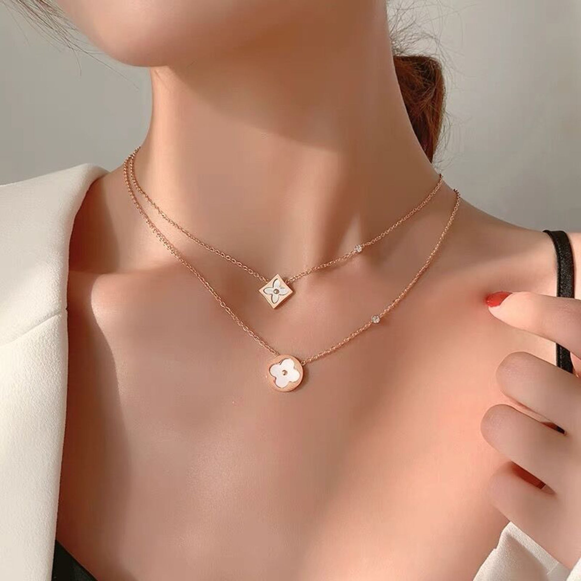 18k Gold Double Layer Mother of Pearl Clover Choker Necklace,Tarnish Free Four Leaf Clover Necklace