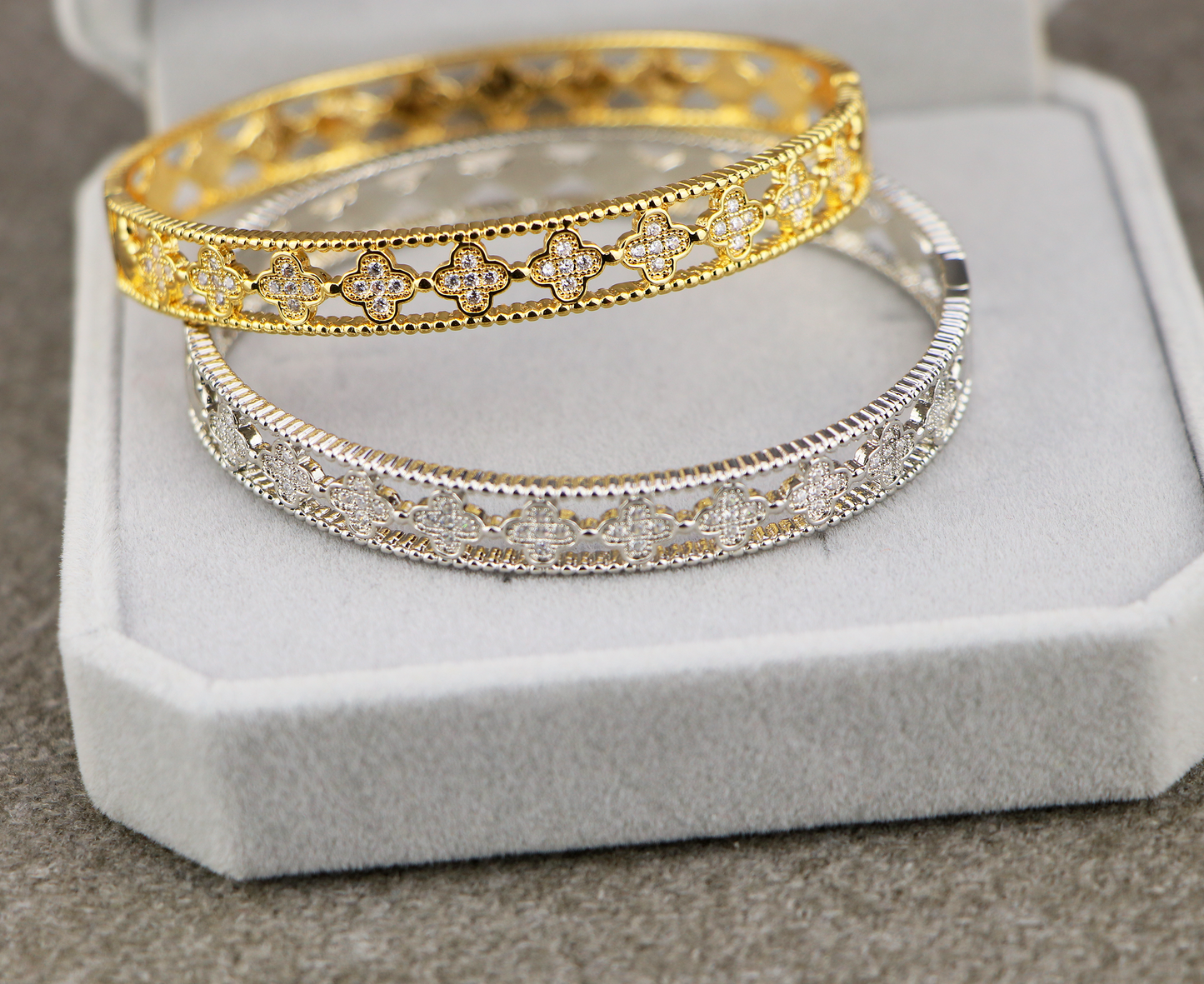 18K Gold Four Leaf Clover Bracelet Bangle