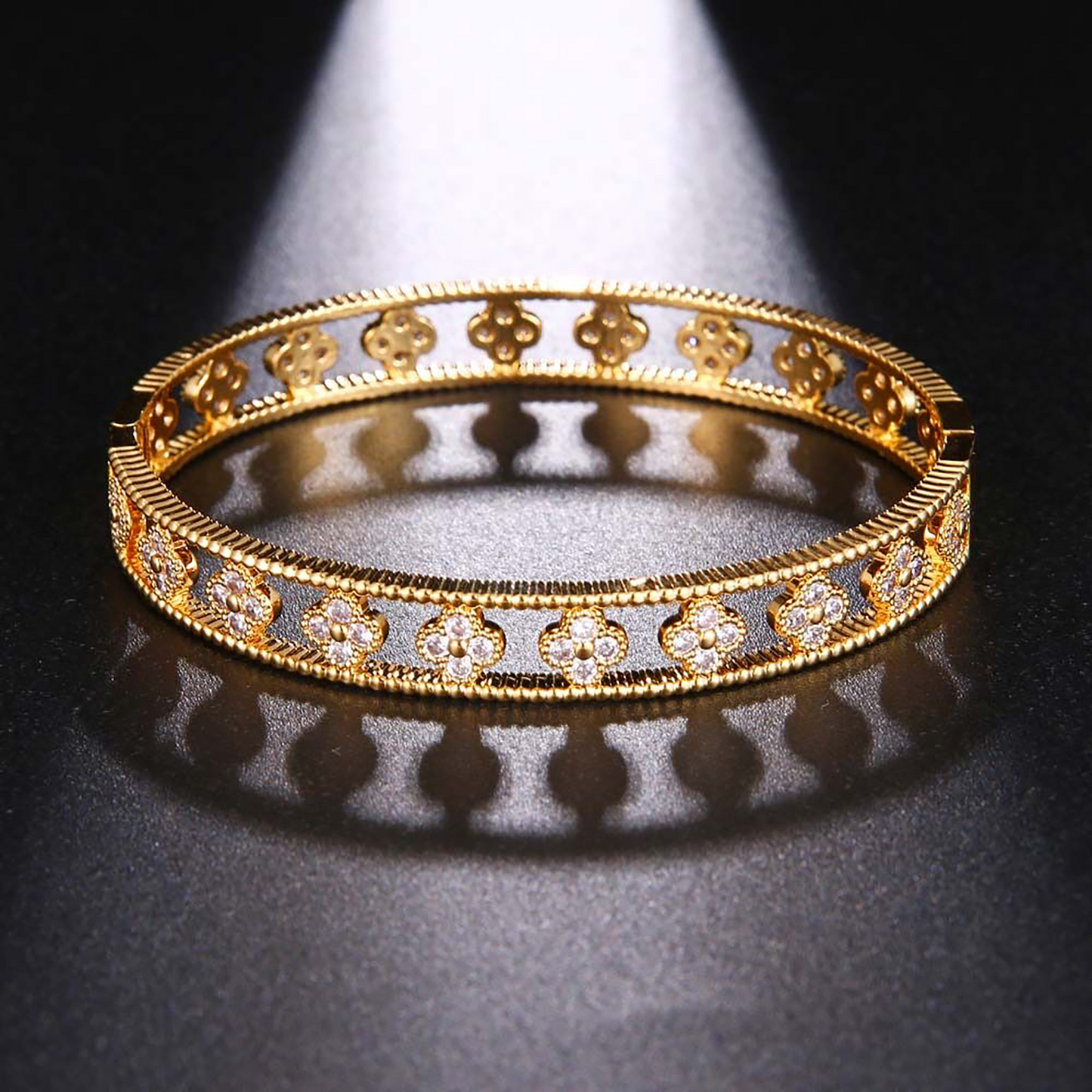 18K Gold Four Leaf Clover Bracelet Bangle