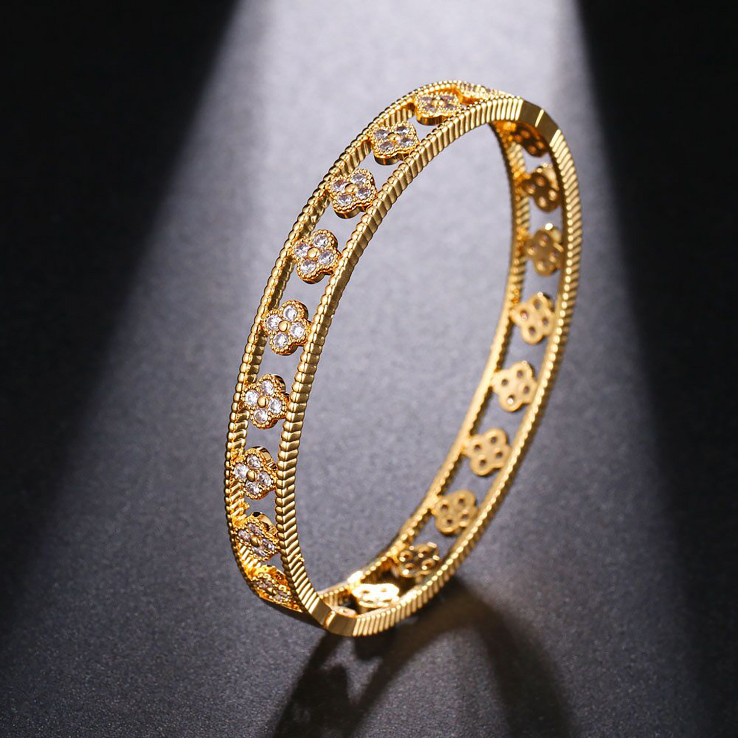 18K Gold Four Leaf Clover Bracelet Bangle